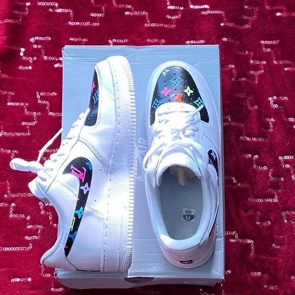 Custom Nike Air Force 1 - Picture 4 of 7